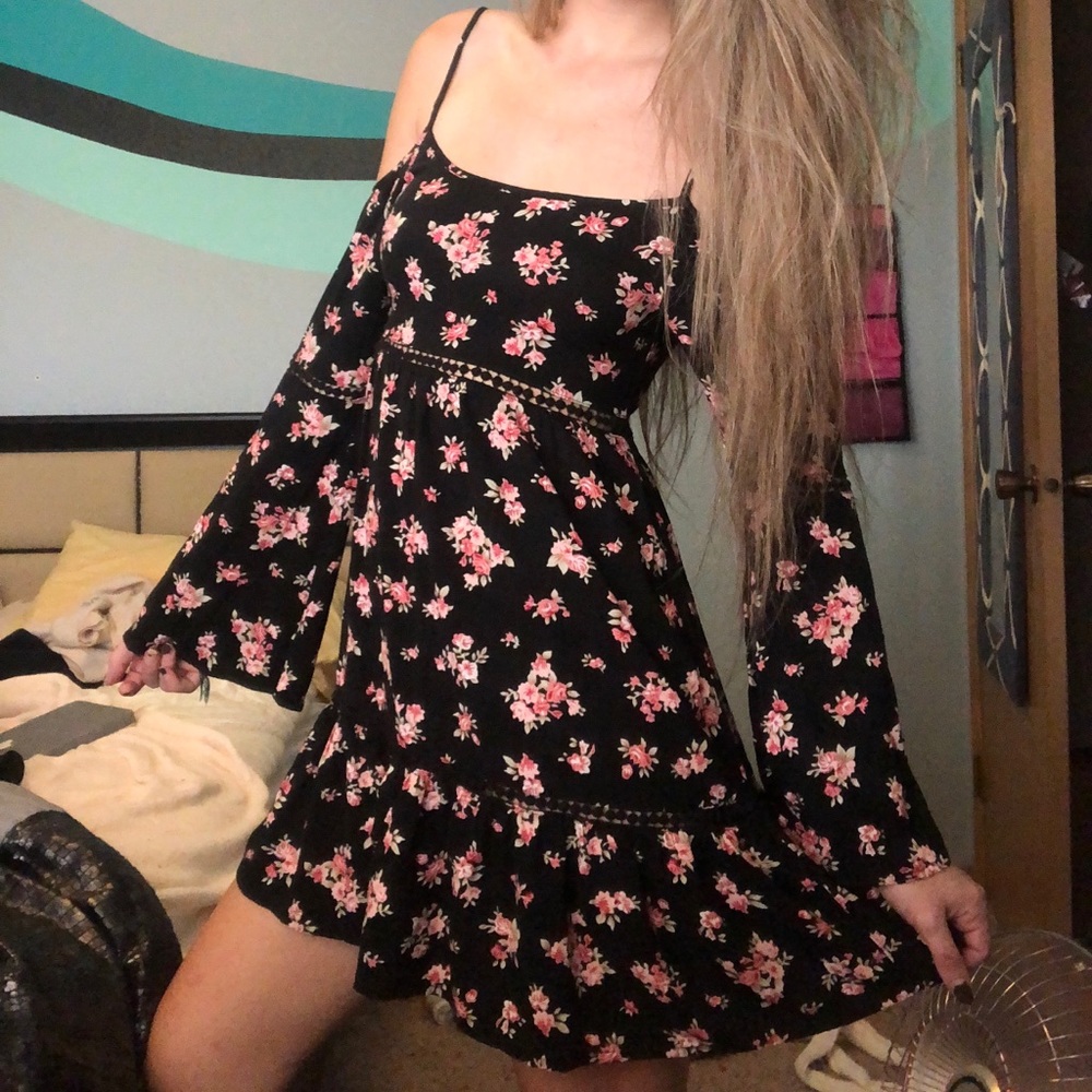 Off the Shoulder style Floral Print Dress (XS)